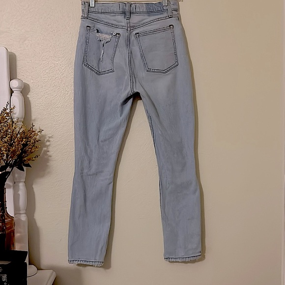 A&F ‘the skinny high rise’ - light destroyed - Picture 4 of 4